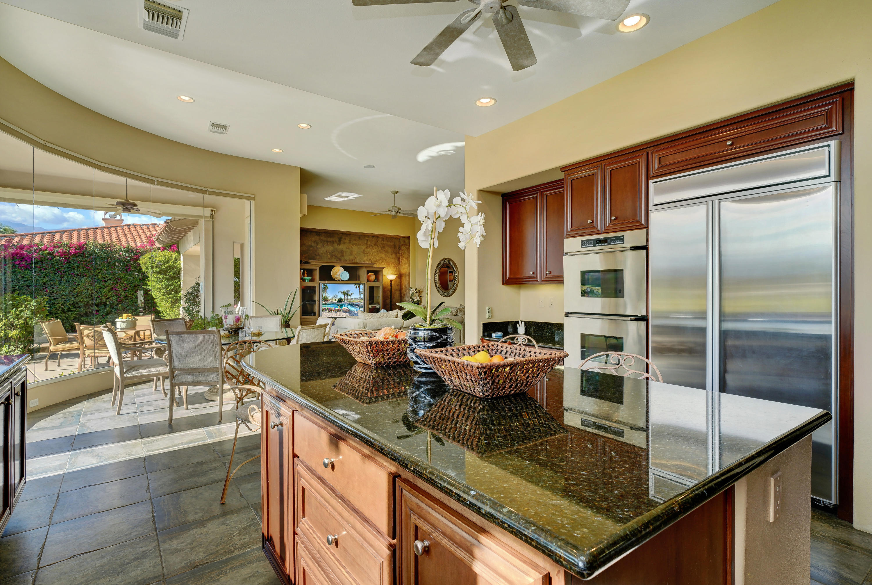 268 Loch Lomond Road Rancho Mirage, CA 92270 - Photo 4 of 44 Photo-38