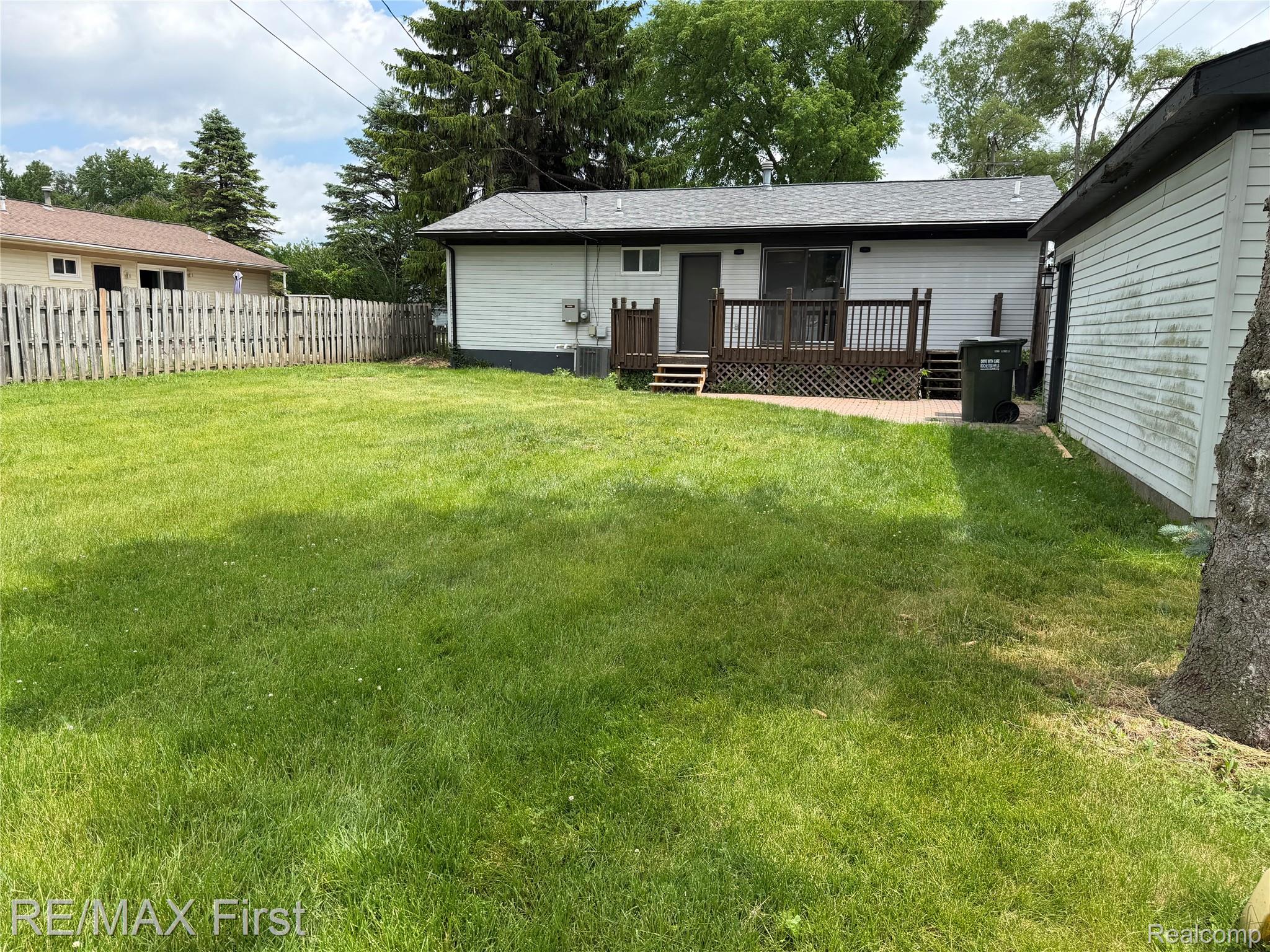 2830 Hessel Avenue Rochester, MI 48307 - Photo 27 of 27 IMG_3722.jpeg
