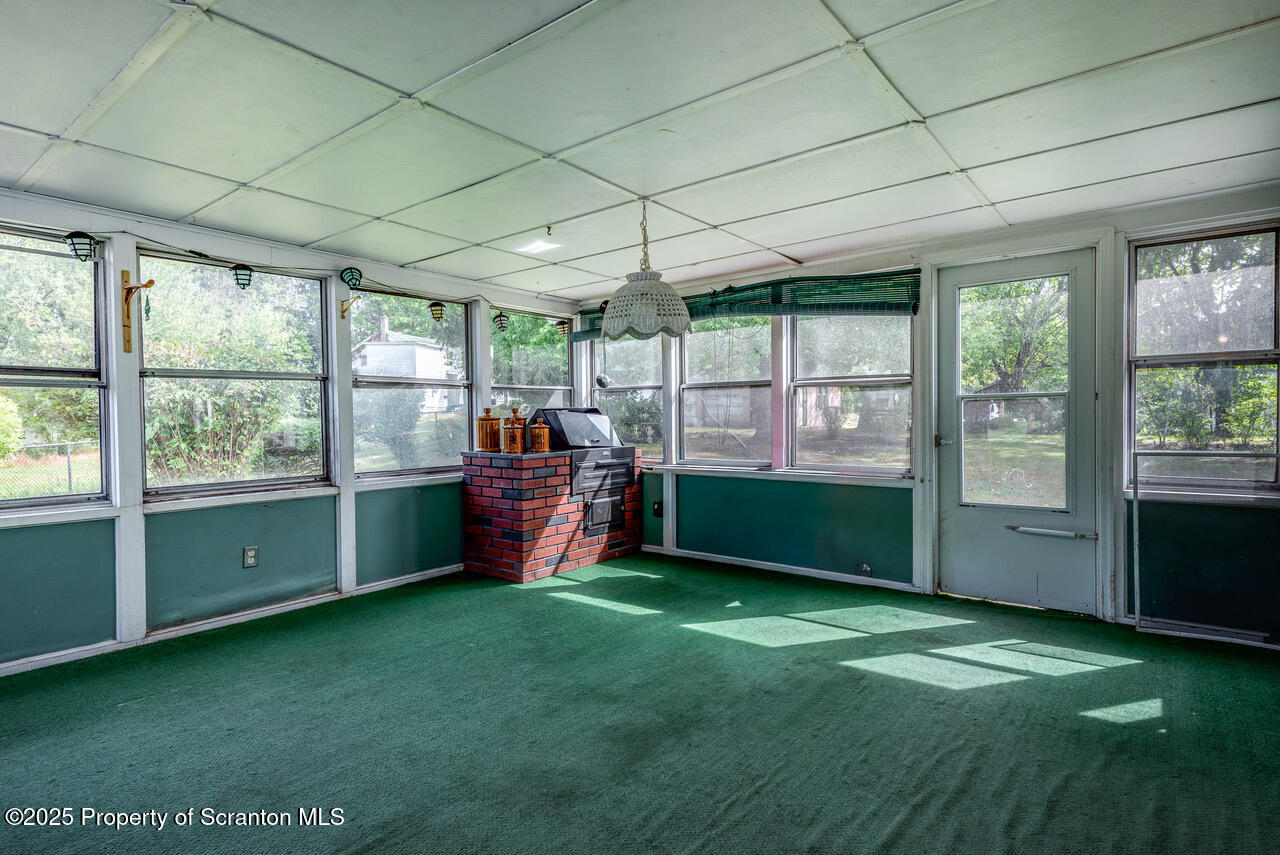 322 Bridge Street Old Forge, PA 18518 - Photo 3 of 12 322 Bridge-23