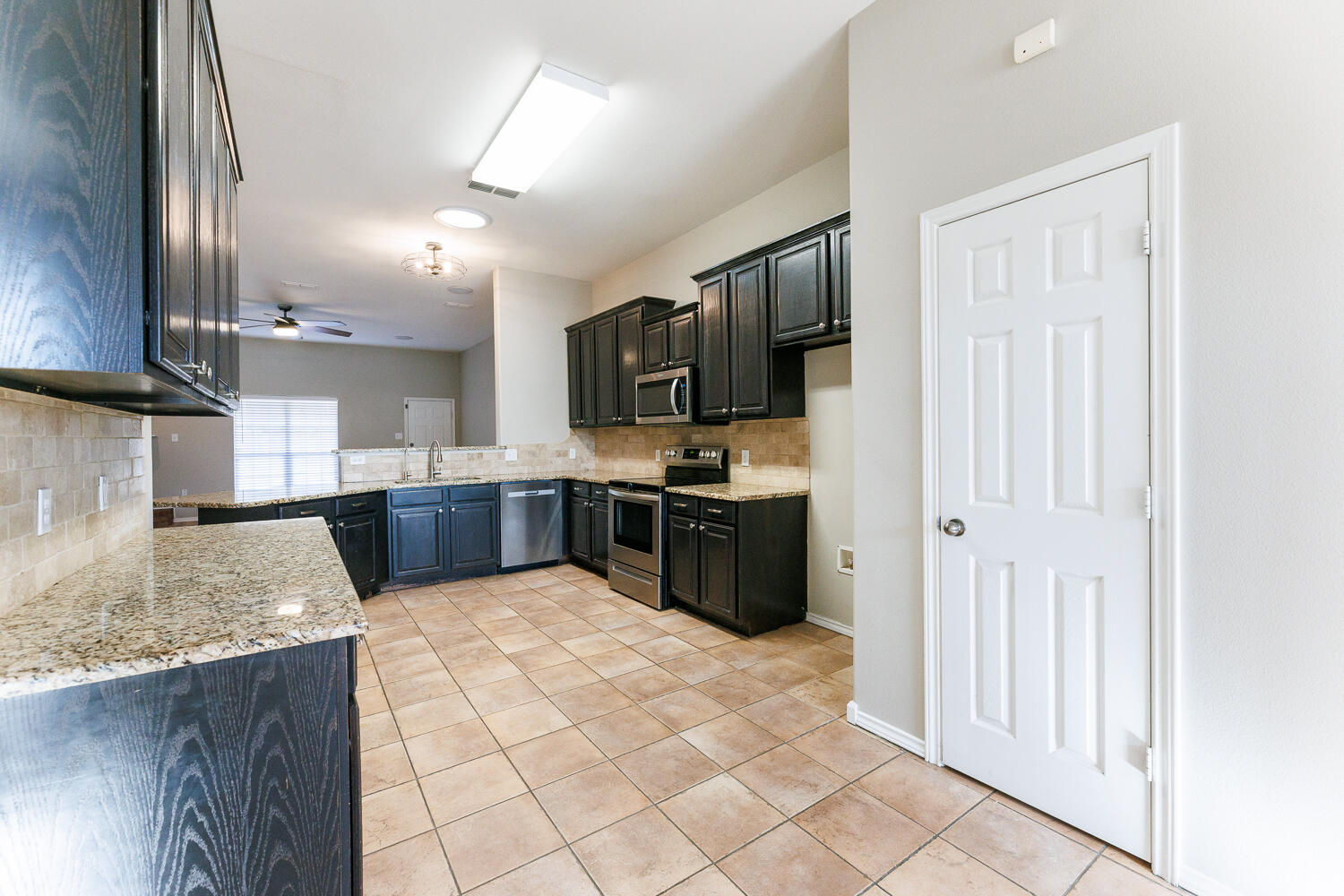 10602 Clinton Avenue Lubbock, TX 79424 - Photo 17 of 45 -