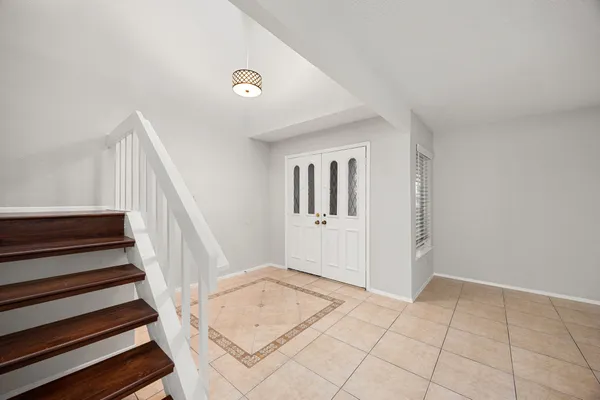 $2,150 | 11683 Village Pl Drive, Unit 258, Houston, TX 77077