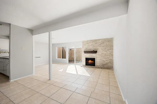 $2,150 | 11683 Village Pl Drive, Unit 258, Houston, TX 77077