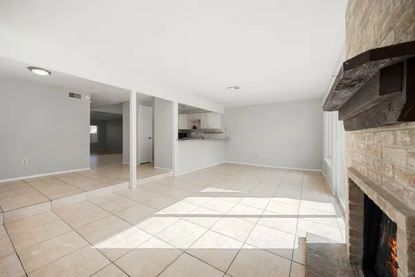 $2,150 | 11683 Village Pl Drive, Unit 258, Houston, TX 77077