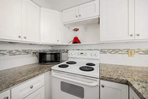 $2,150 | 11683 Village Pl Drive, Unit 258, Houston, TX 77077