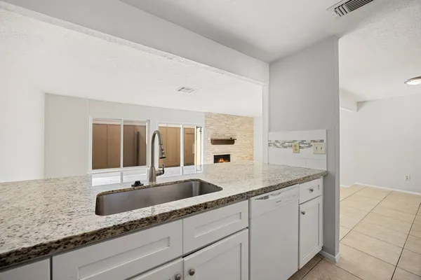 $2,150 | 11683 Village Pl Drive, Unit 258, Houston, TX 77077