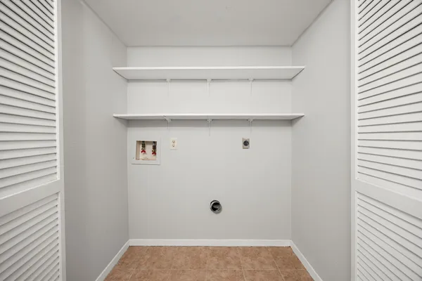 $2,150 | 11683 Village Pl Drive, Unit 258, Houston, TX 77077