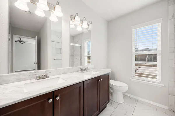 $2,150 | 11683 Village Pl Drive, Unit 258, Houston, TX 77077