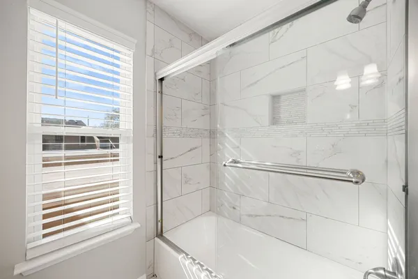 $2,150 | 11683 Village Pl Drive, Unit 258, Houston, TX 77077