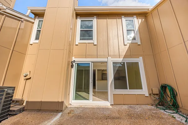 $2,150 | 11683 Village Pl Drive, Unit 258, Houston, TX 77077