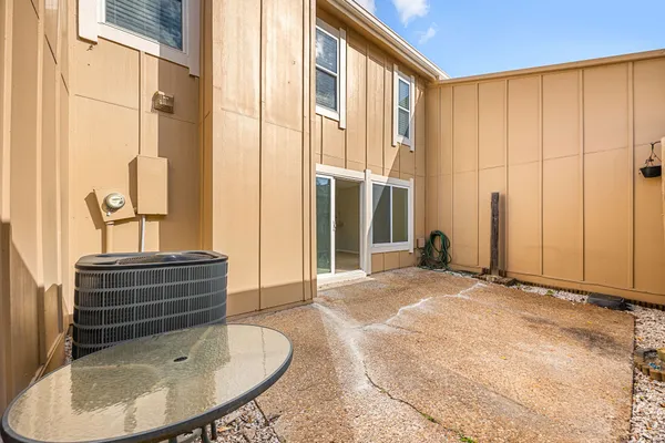 $2,150 | 11683 Village Pl Drive, Unit 258, Houston, TX 77077
