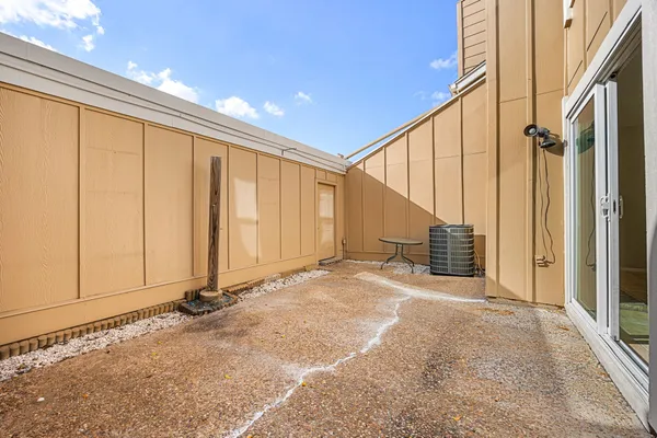 $2,150 | 11683 Village Pl Drive, Unit 258, Houston, TX 77077