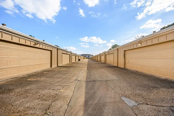 $2,150 | 11683 Village Pl Drive, Unit 258, Houston, TX 77077