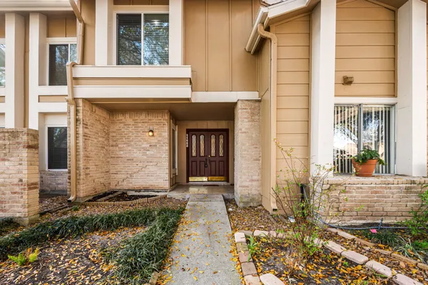 $2,150 | 11683 Village Pl Drive, Unit 258, Houston, TX 77077