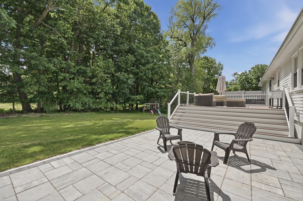 479 Massasoit Road Worcester, MA 01604 - Photo 26 of 27