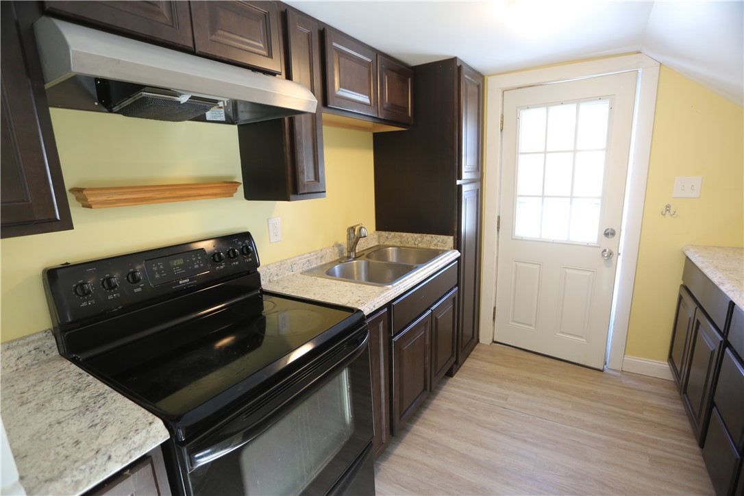 25 Pierce Street Westerly, RI 02891 - Photo 11 of 25