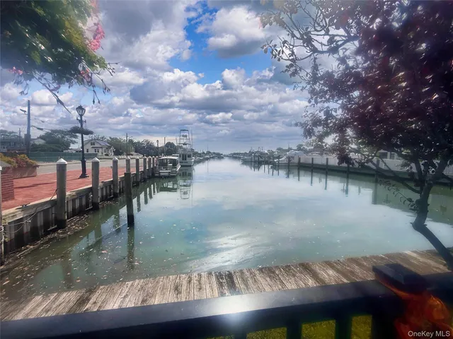 $759,999 | 248 East Shore Road, Lindenhurst, NY 11757