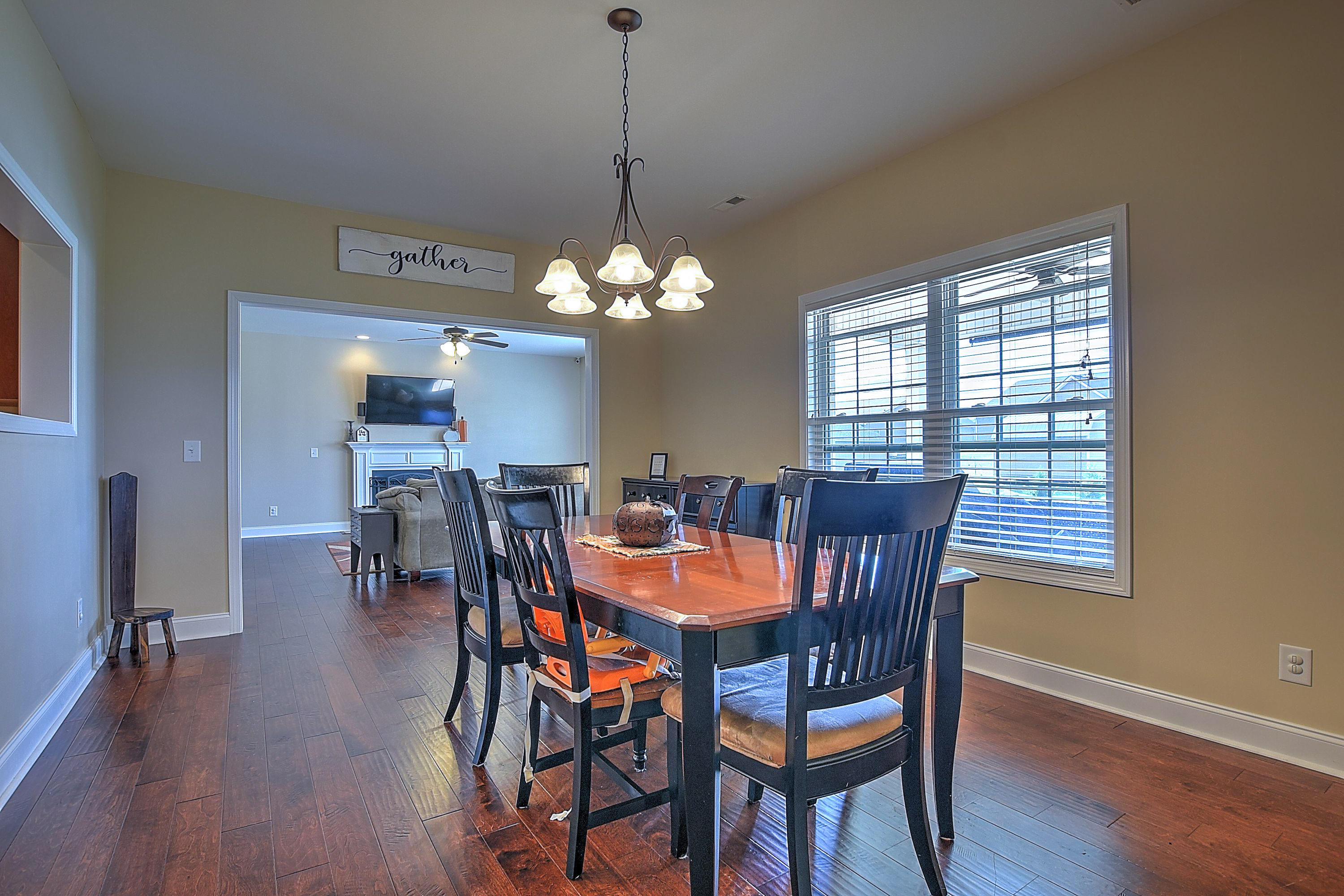133 Anderson Road Jonesborough, TN 37659 - Photo 13 of 44 Dining room into living room