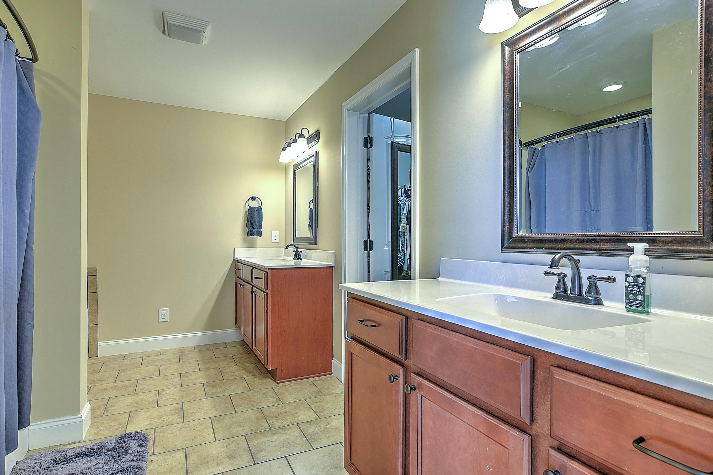 133 Anderson Road Jonesborough, TN 37659 - Photo 25 of 44 Master bathroom