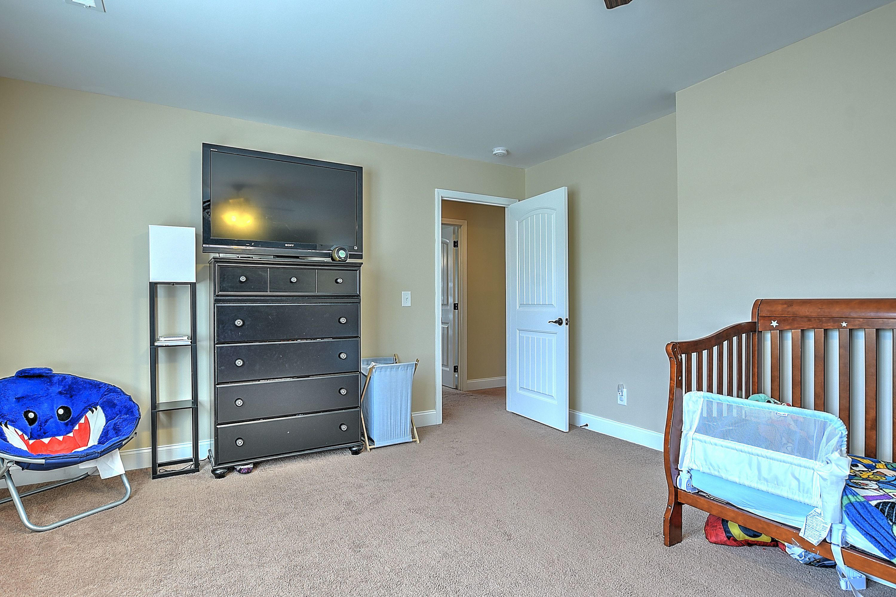 133 Anderson Road Jonesborough, TN 37659 - Photo 27 of 44 Bedroom 2 into hallway