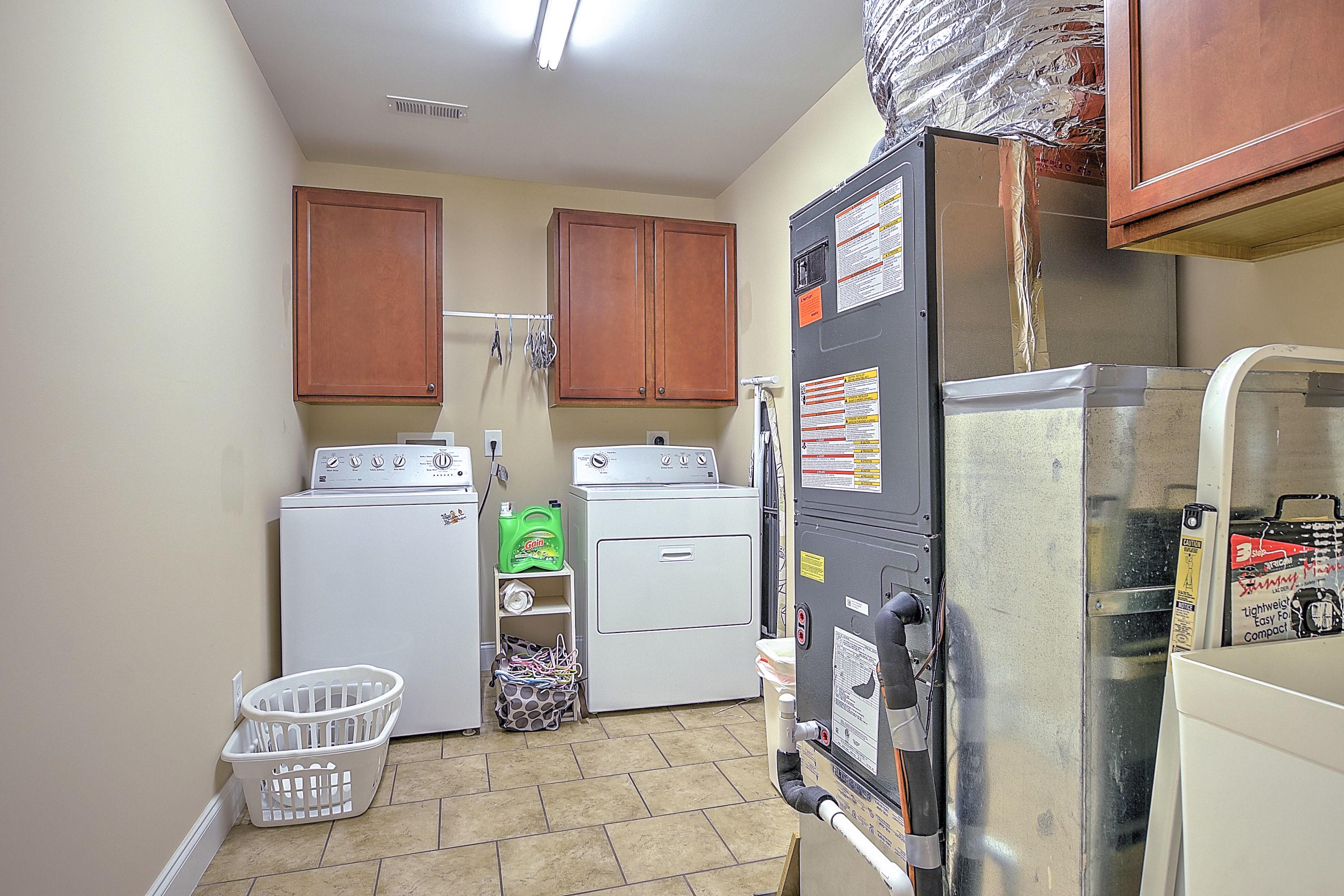 133 Anderson Road Jonesborough, TN 37659 - Photo 29 of 44 Large laundry room