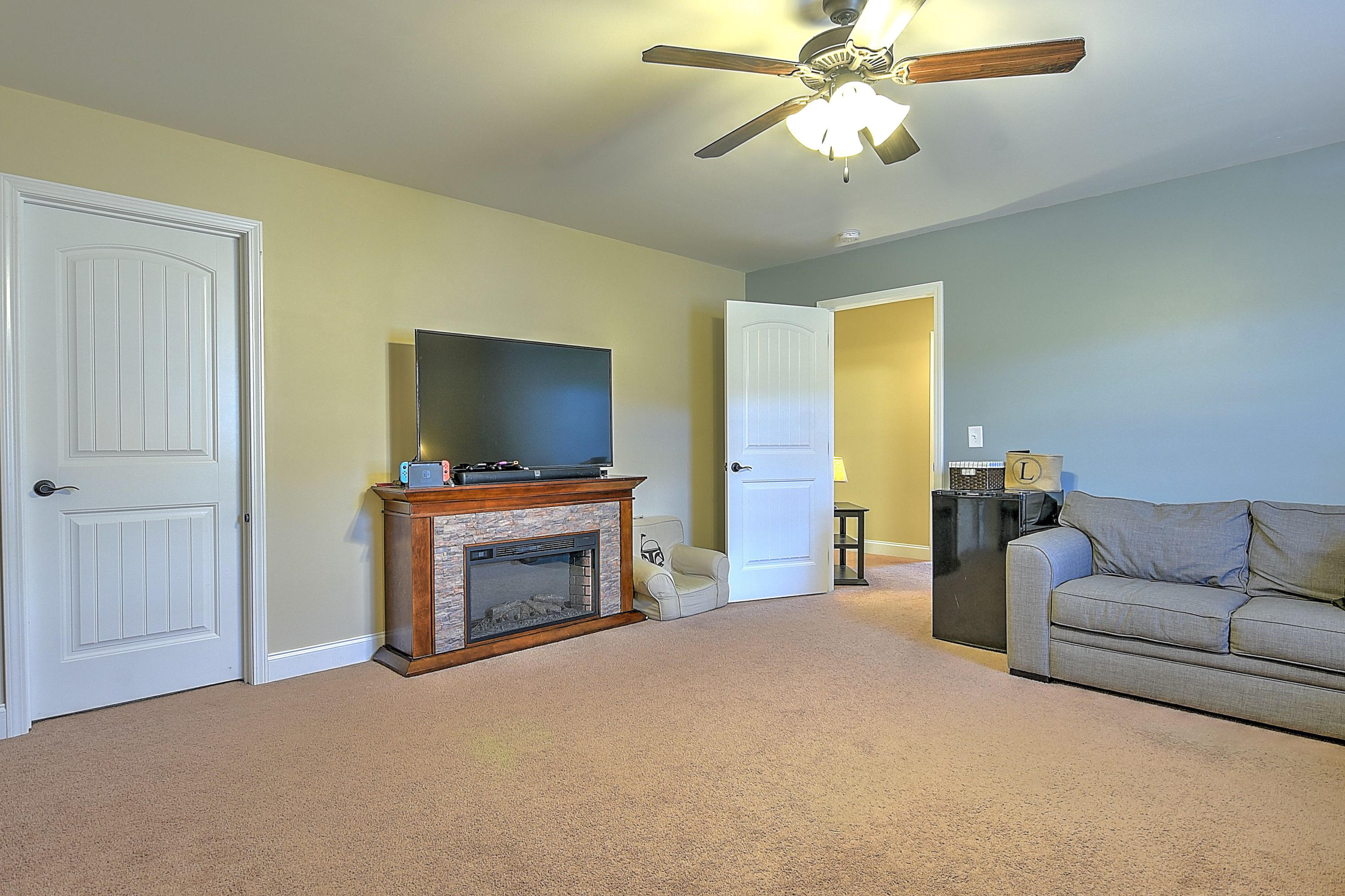133 Anderson Road Jonesborough, TN 37659 - Photo 32 of 44 Bedroom 4/Den into hallway