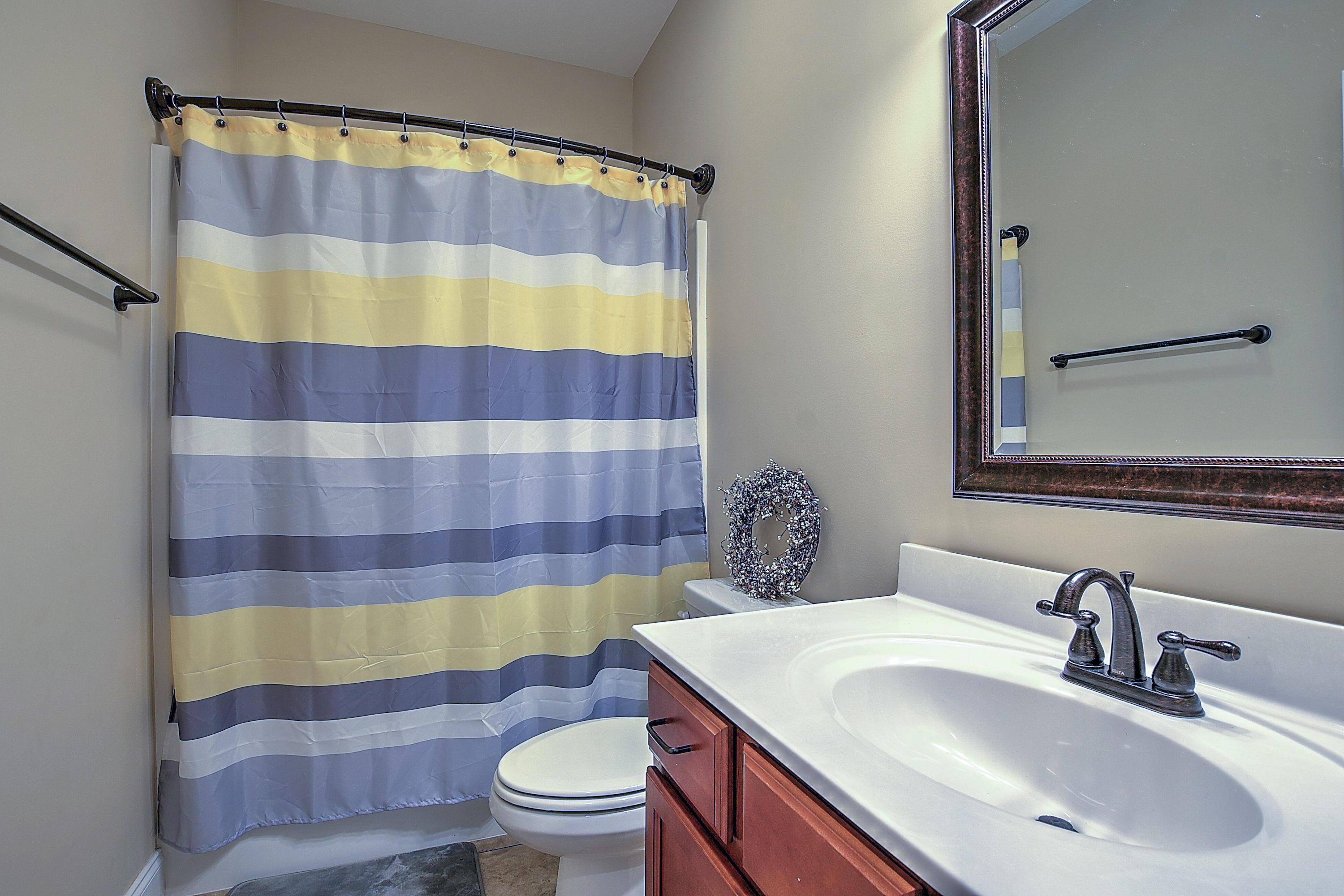 Full bathroom on main level