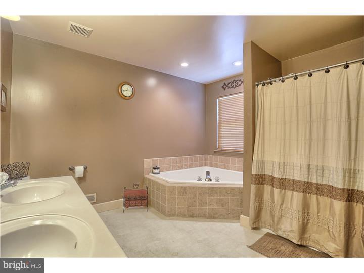 1108 Rhodora Avenue Reading, PA 19605 - Photo 13 of 25 Master Bathroom
