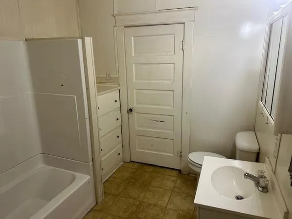 $79,900 | 229 South Oak Street, Nevada, MO 64772