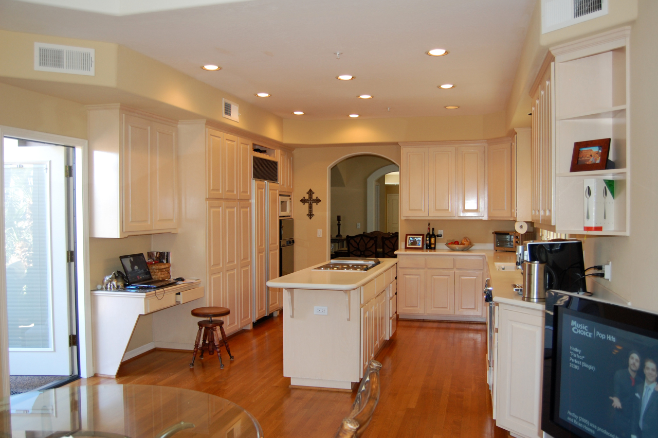 7323 East Gainey Ranch Road, Unit 9 Scottsdale, AZ 85258 - Photo 12 of 16 KITCHEN