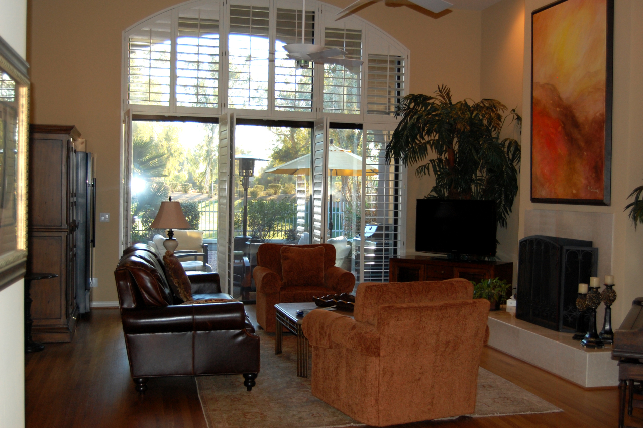 7323 East Gainey Ranch Road, Unit 9 Scottsdale, AZ 85258 - Photo 8 of 16 LIVING ROOM W VAULTED CEILINGS