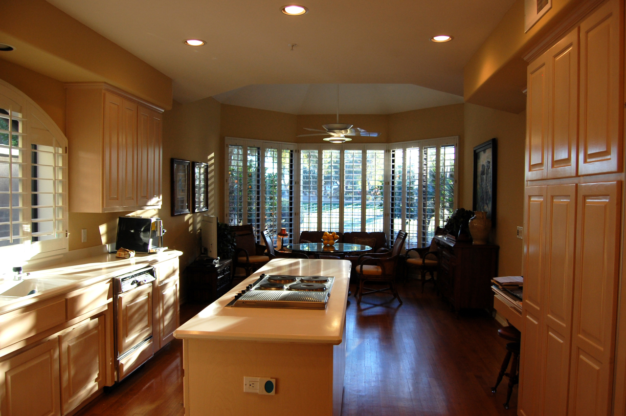 7323 East Gainey Ranch Road, Unit 9 Scottsdale, AZ 85258 - Photo 9 of 16 KITCHEN W CENTER ISLAND