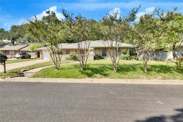 $2,250 | 2406 Sheri Oak Lane, Austin, TX 78748