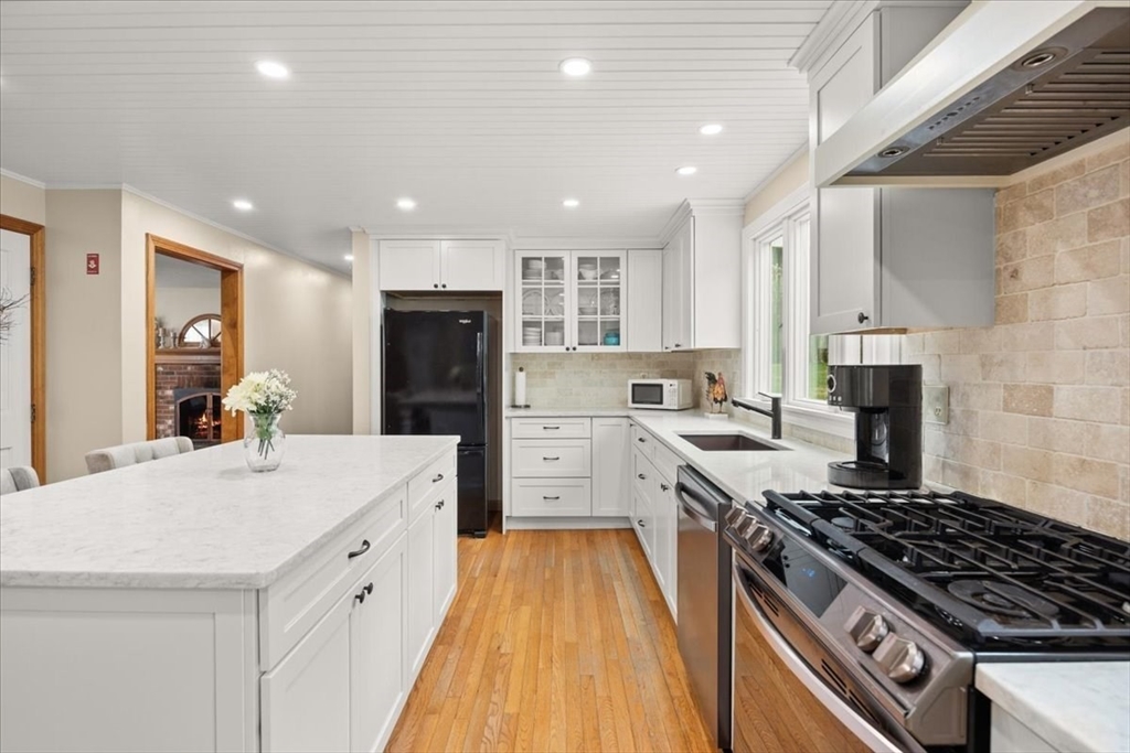 34 Windsor Way Mashpee, MA 02649 - Photo 14 of 40