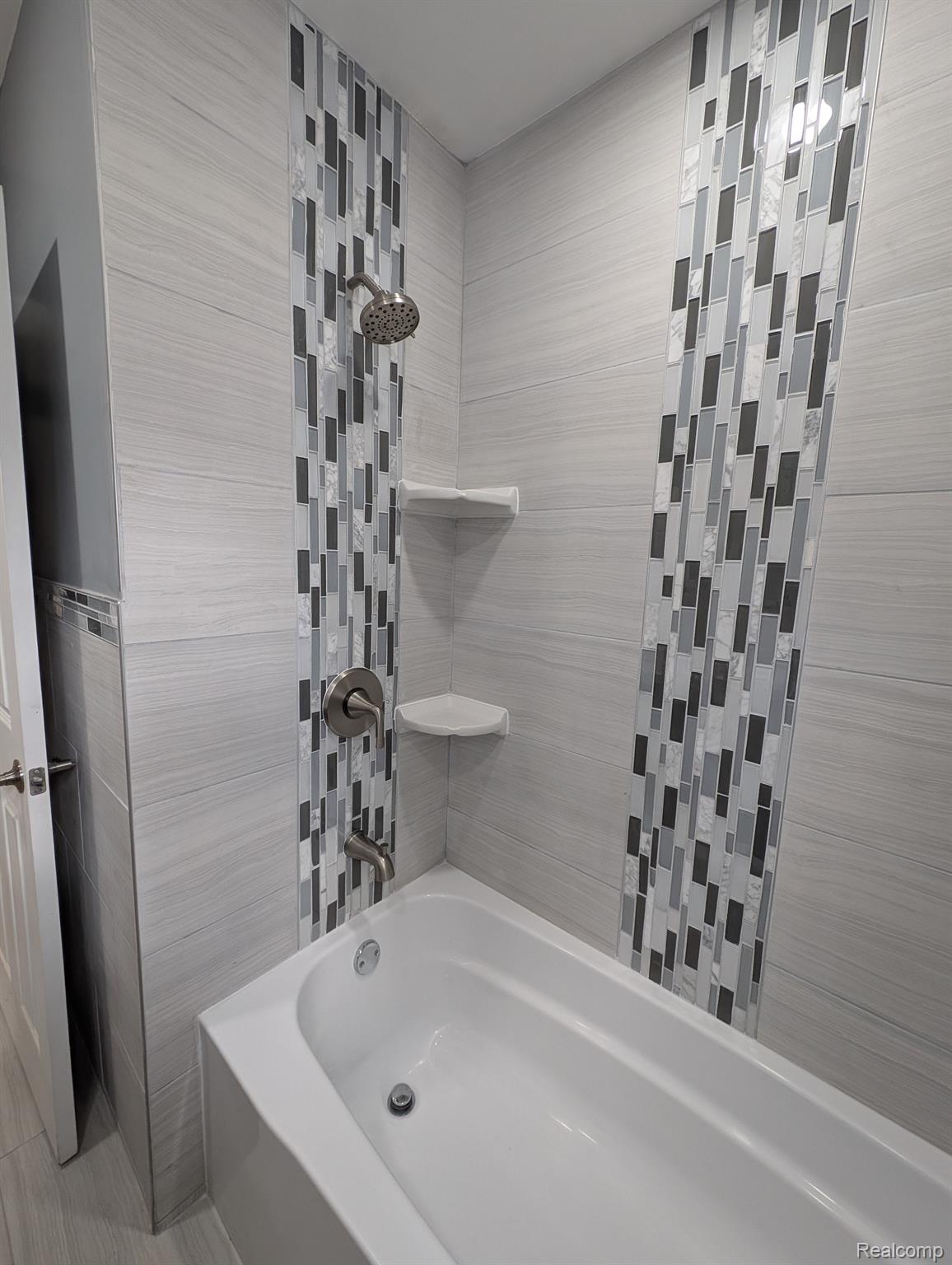 14527 Ashton Road Detroit, MI 48223 - Photo 17 of 27 Gallery Image 17