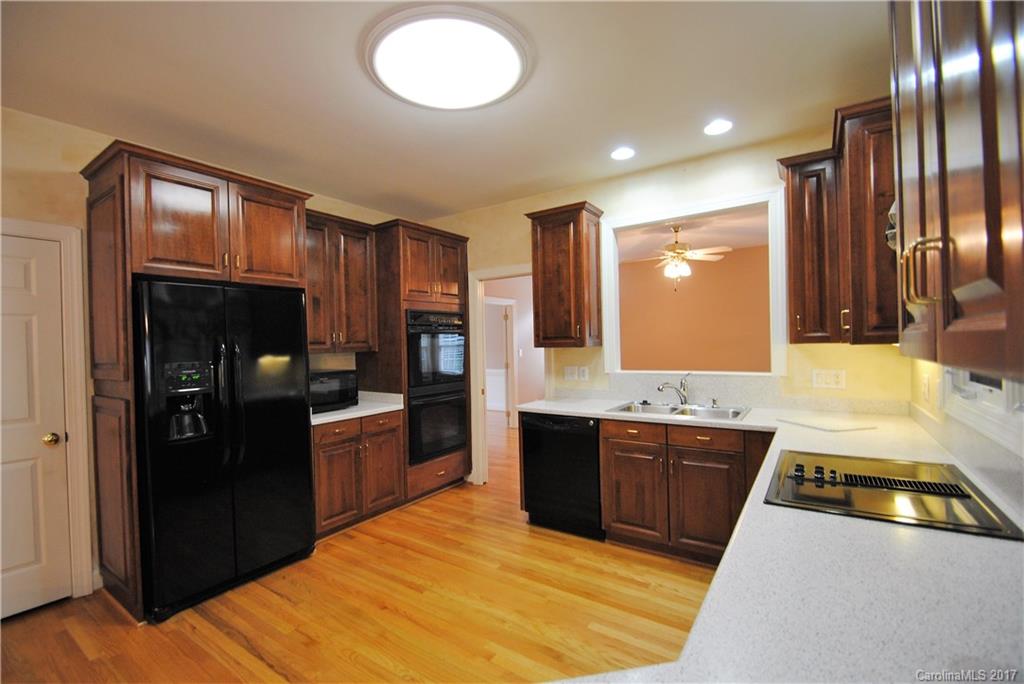 238 Sardis Pointe Road Matthews, NC 28105 - Photo 8 of 24 Gallery Image 8