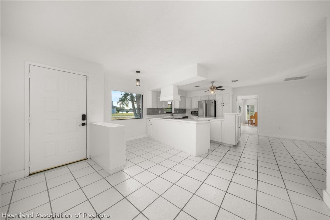 3407 Divot Road Sebring, FL 33872 - Photo 12 of 39 Gallery Image 12
