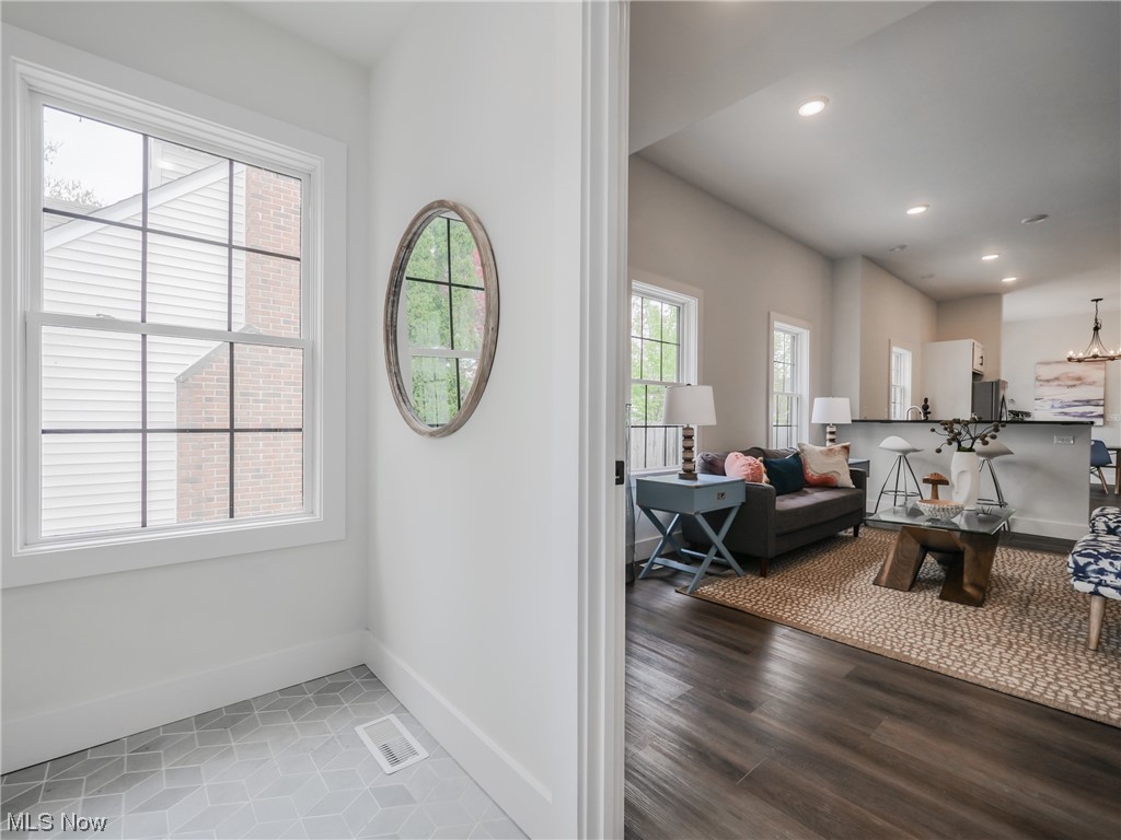 4225 Wilmington Road Cleveland, OH 44121 - Photo 4 of 33 Gallery Image 4