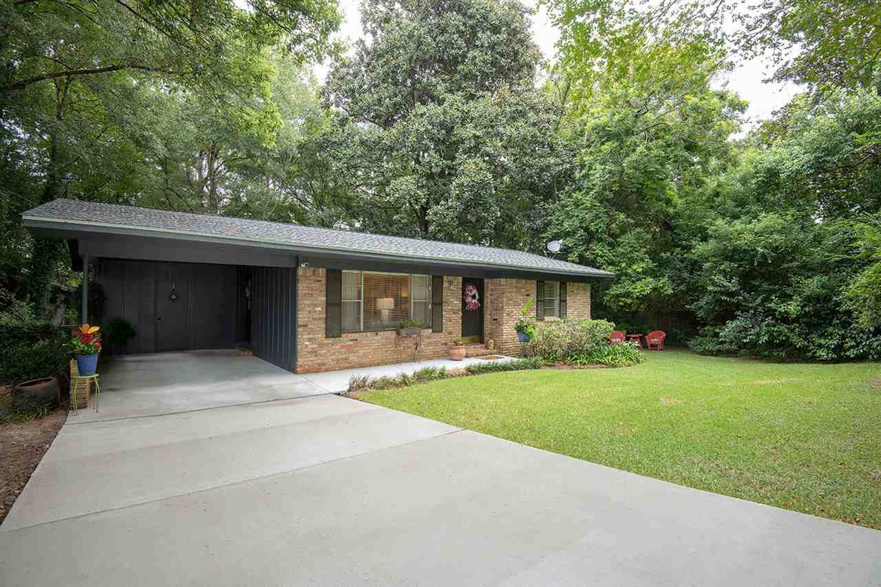 563 Bellangee Street Fairhope, AL 36532 - Photo 2 of 24