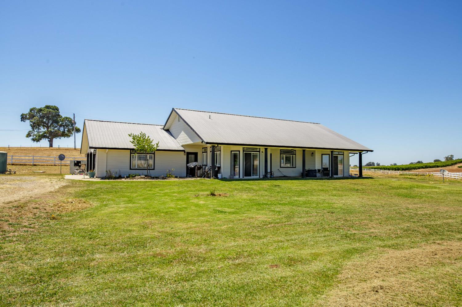 19255 Brandt Road Lodi, CA 95240 - Photo 2 of 58