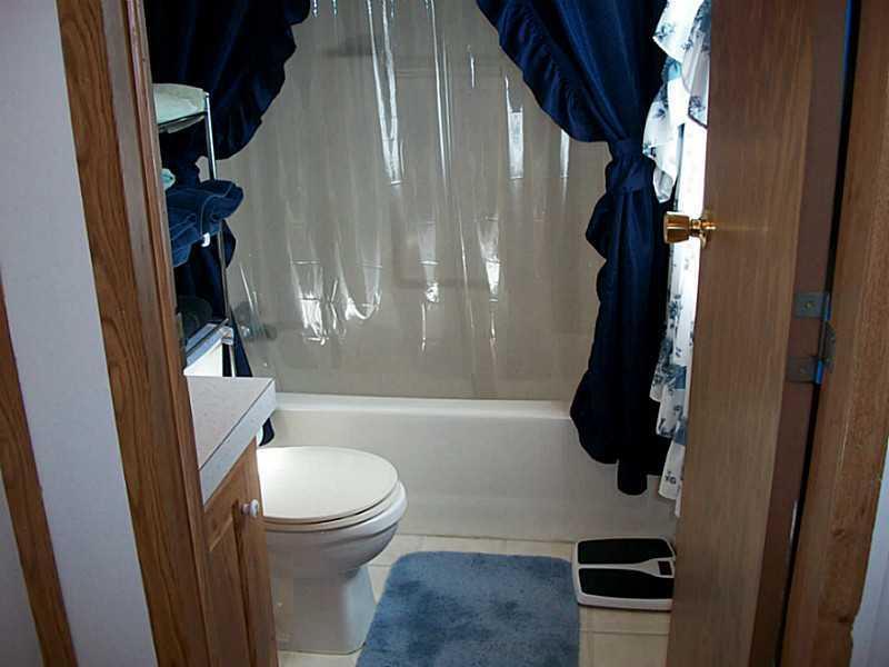 231 Wing Road Hermon, ME 04401 - Photo 23 of 30 Bathroom.