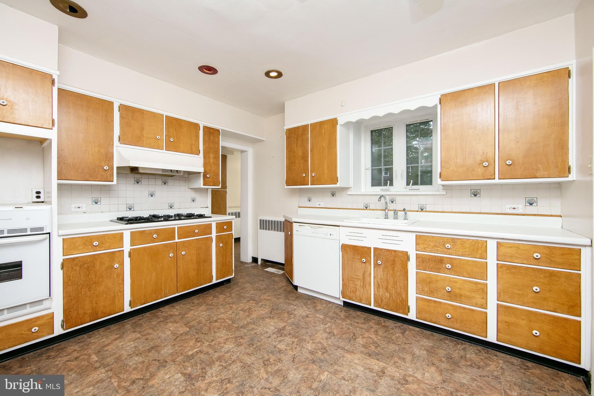 324 Rices Mill Road Wyncote, PA 19095 - Photo 14 of 46 Gallery Image 14