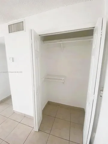 a view of a utility room