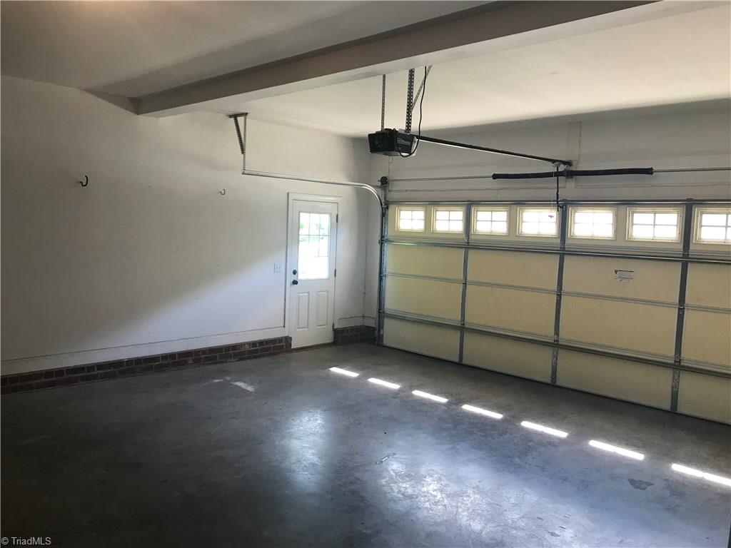 228 Cabot Drive Winston-Salem, NC 27103 - Photo 8 of 30