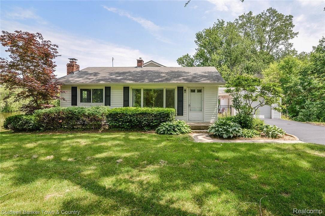 3575 Flint Road Brighton, MI 48114 - Photo 1 of 24 aug_974.jpg