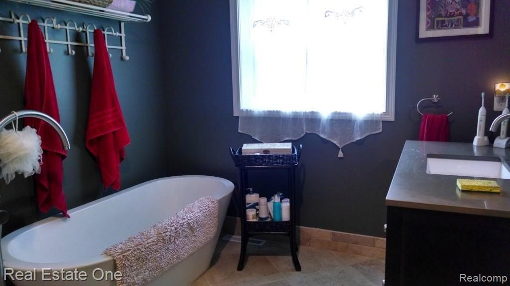 1444 Rowe Road Milford, MI 48380 - Photo 15 of 24 IMG_20140528_181813875_HDR.jpg