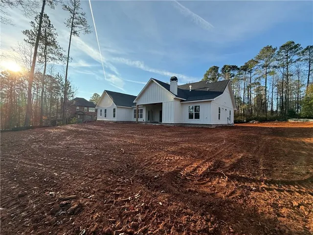 a bathroom with a tub