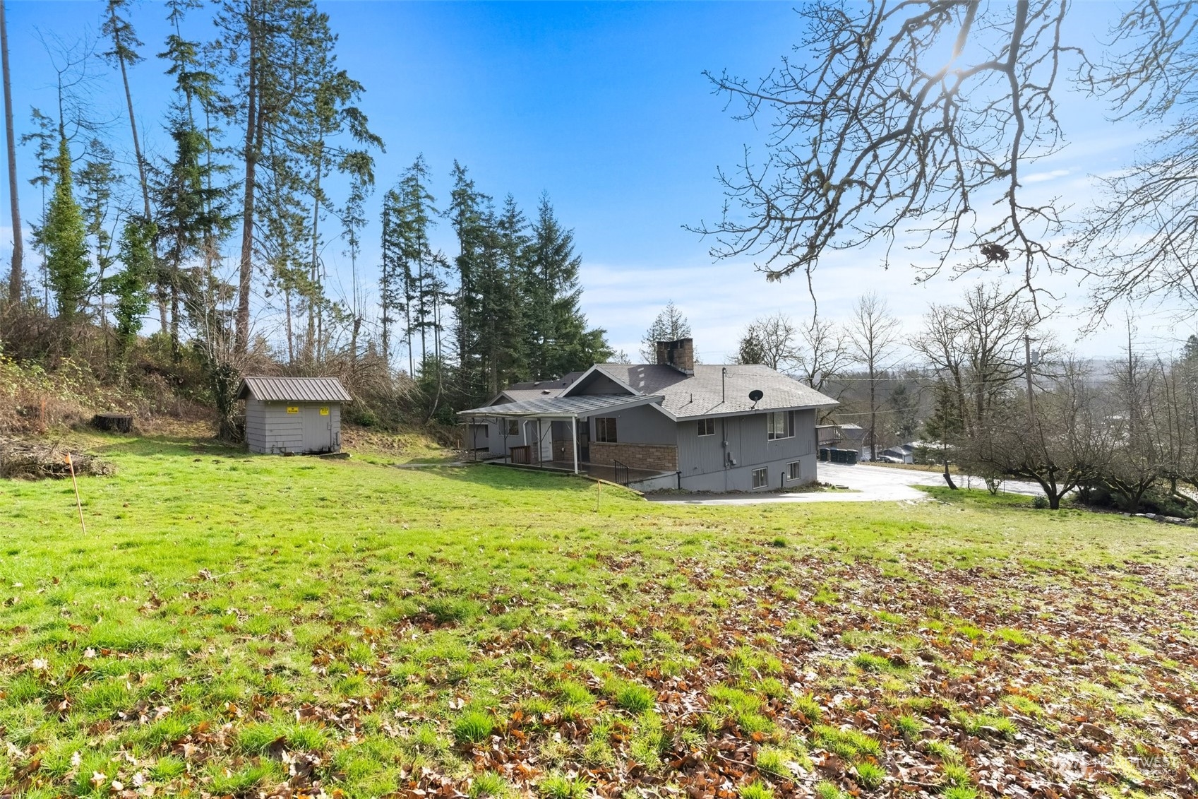137 Wallace Road Chehalis, WA 98532 - Photo 26 of 39 a view of a house with backyard and garden