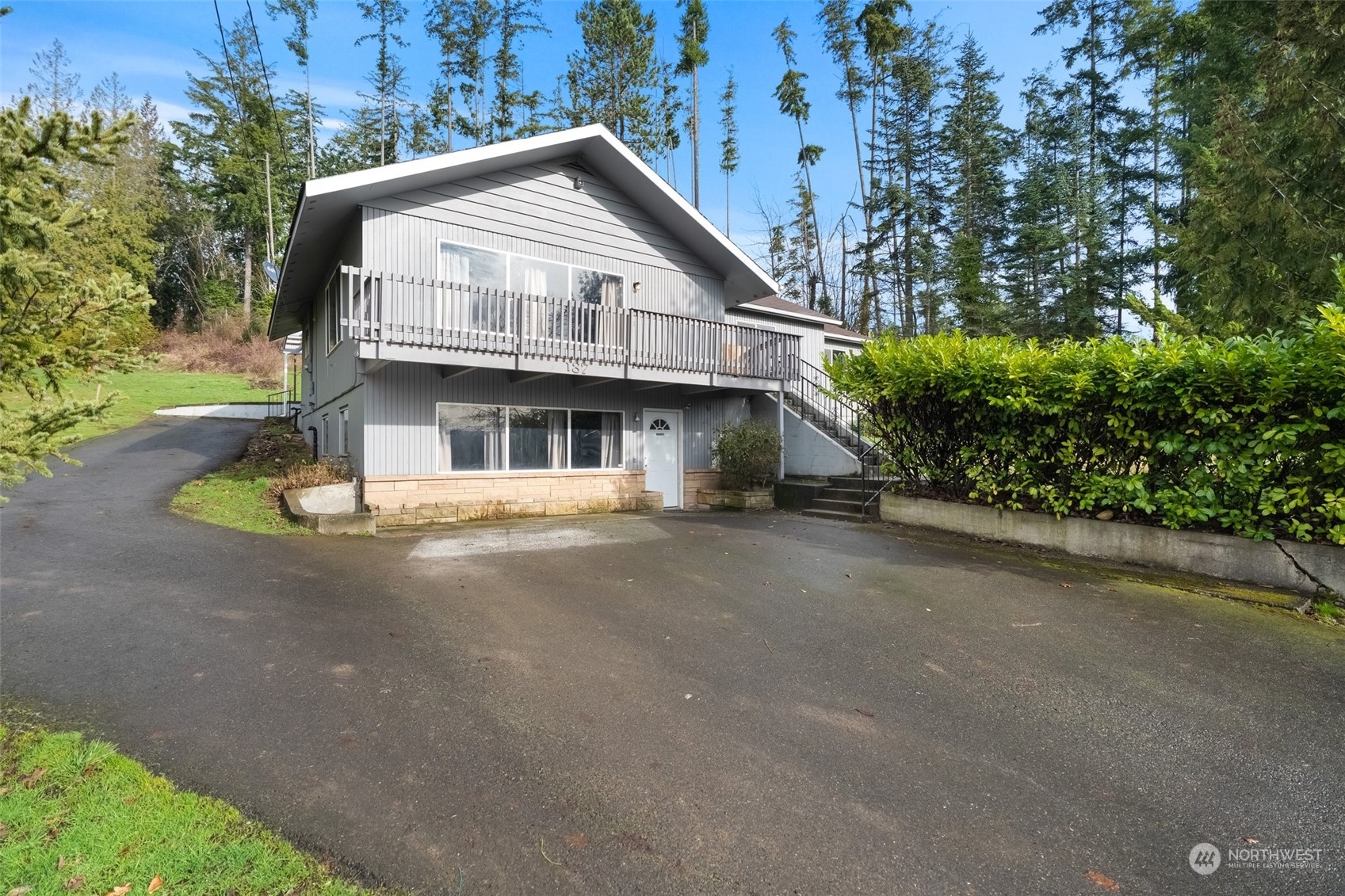 137 Wallace Road Chehalis, WA 98532 - Photo 28 of 39 a view of a house with a street