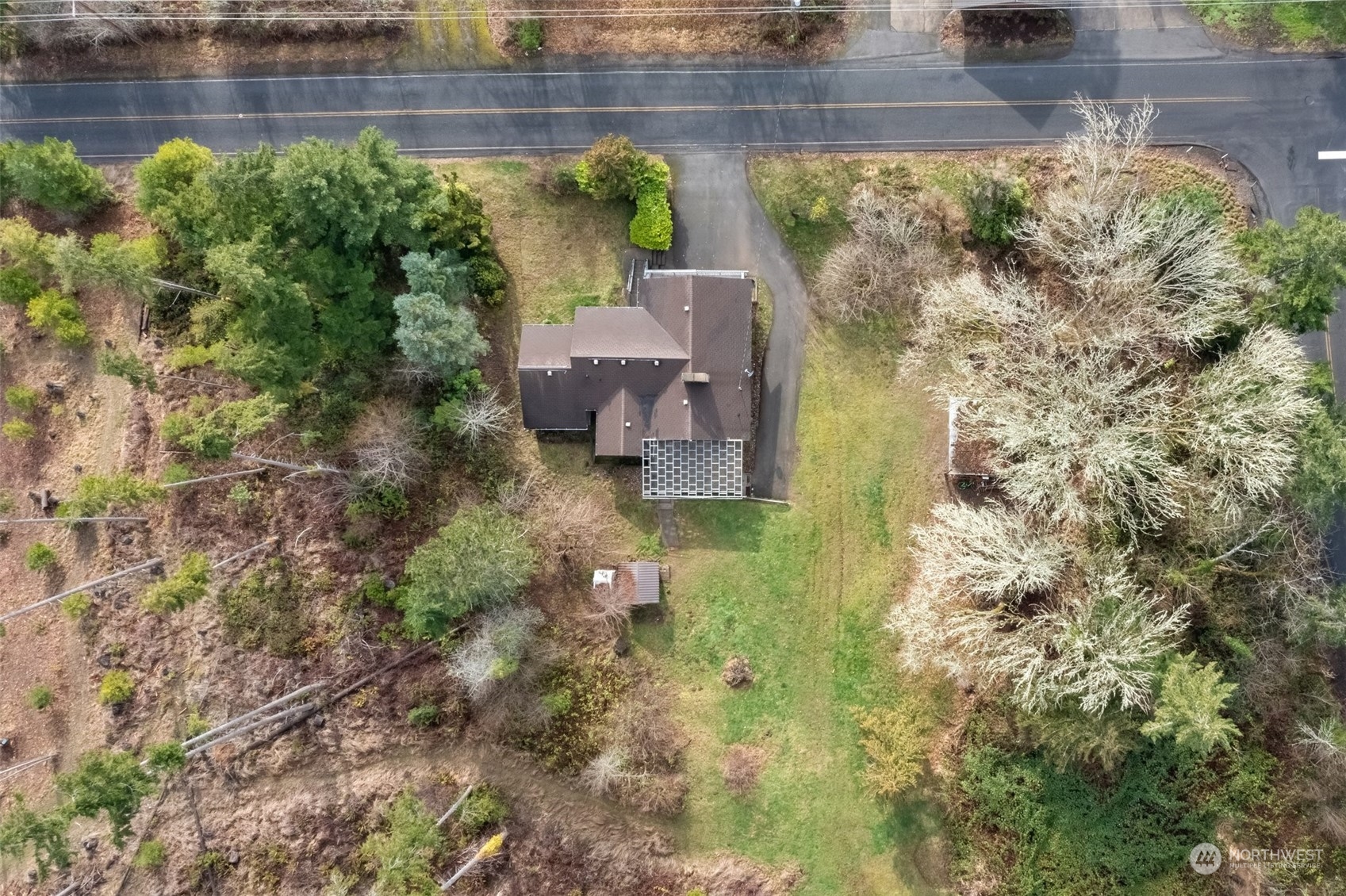 137 Wallace Road Chehalis, WA 98532 - Photo 39 of 39 a aerial view of a house with a yard