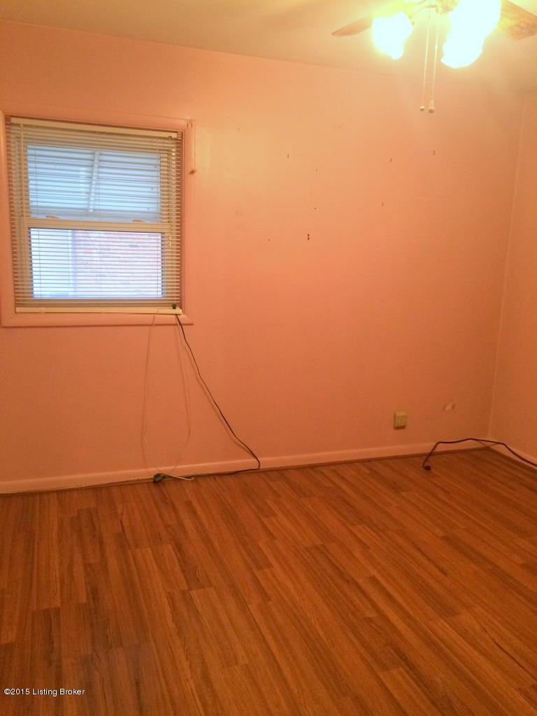 1845 Heaton Road Louisville, KY 40216 - Photo 8 of 16 8